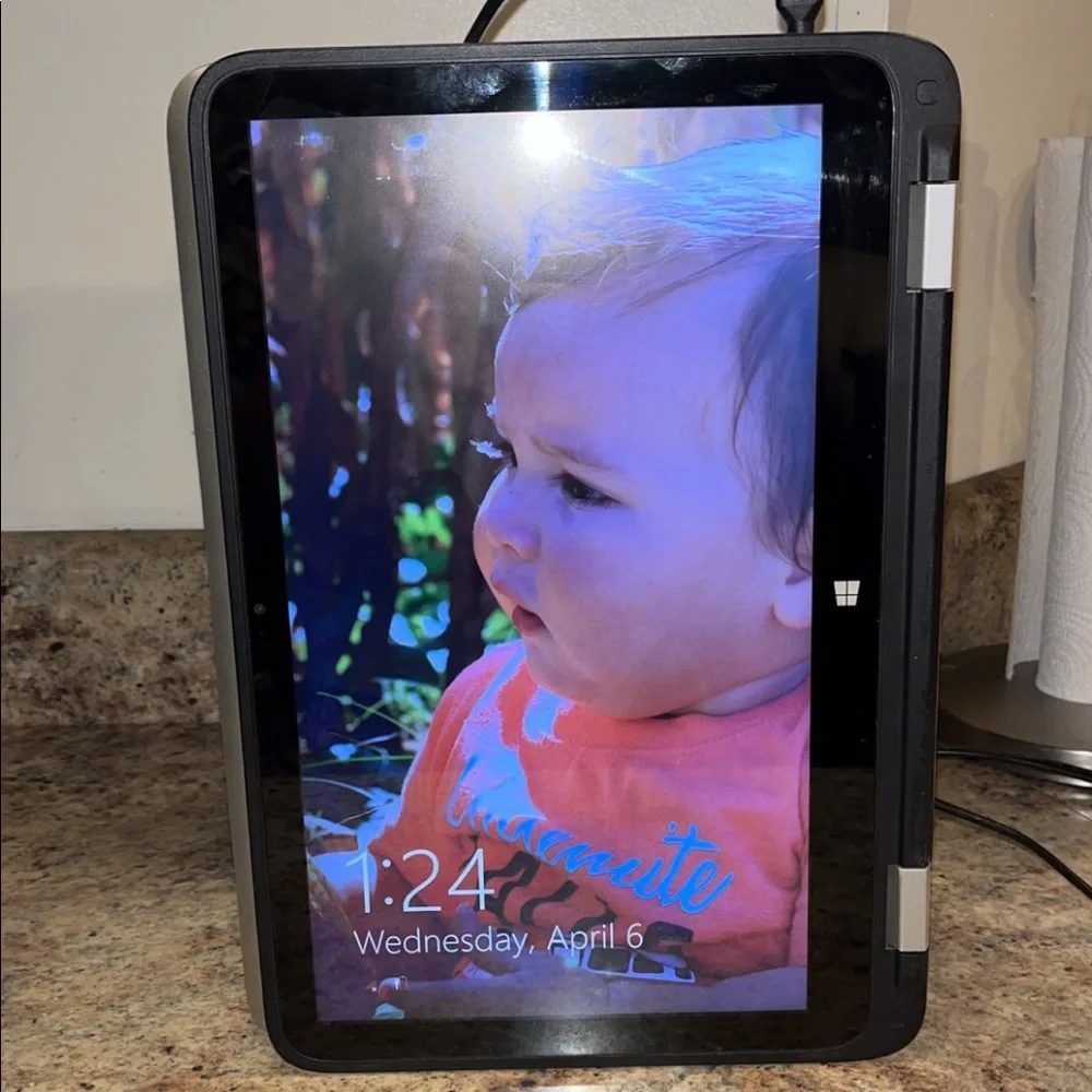 Hp Pavilion x360 2 in 1 laptop/tablet